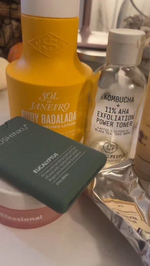 Instagram post by @mikaelabbeauty for Beekman 1802. Caption reads: Happy November!

I can’t believe we’re almost in....