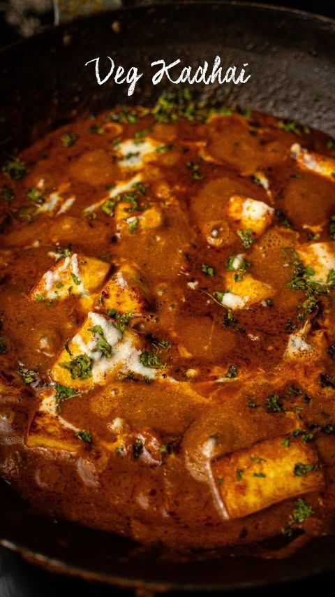 Instagram post by @delish__us__ for Everest Spices. Caption reads: [...] the comfort of everyday meals with Everest....