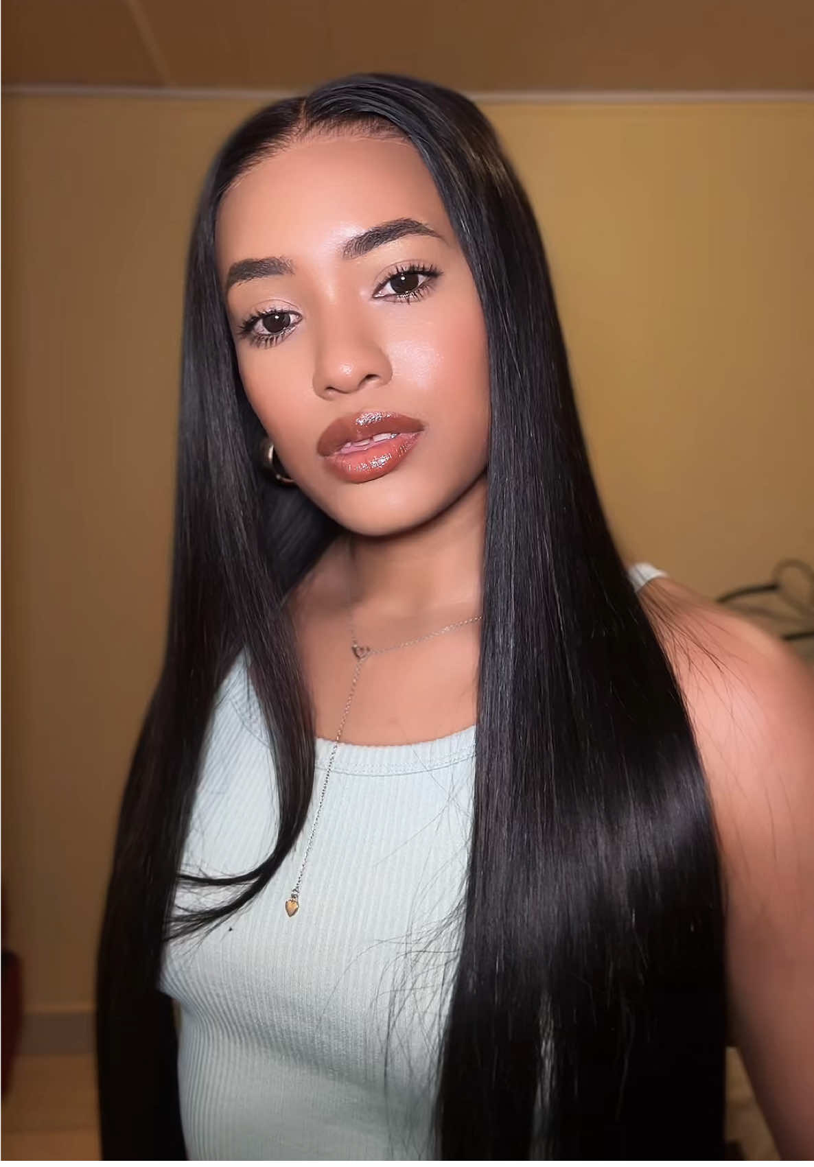 TikTok post by @sapphieruiz for WigFever. Caption reads: It’s glueless wig season 🤭 @WigFever Hair | Link....