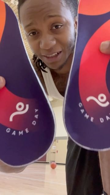 Instagram post by @eyehatephil for Move. Caption reads: @moveinsoles came in clutch for my shoot around....