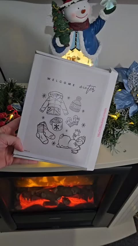 Instagram post by @lifewithlauren5 for MailBakes. Caption reads: 🍰𝕄𝕒𝕚𝕝𝕓𝕒𝕜𝕖𝕤 𝕦𝕜🍰

Looking for the....