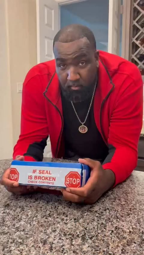 Instagram post by @kendrickperkins for Mochi Health. Caption reads: [...] $40 off your 1st purchase. #JoinMochi....