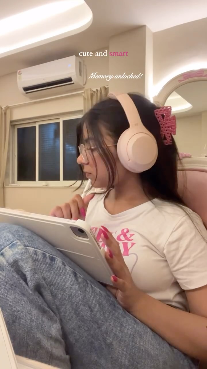 Instagram post by @studma_ for Quizlet. Caption reads: the kind of study session where everything....