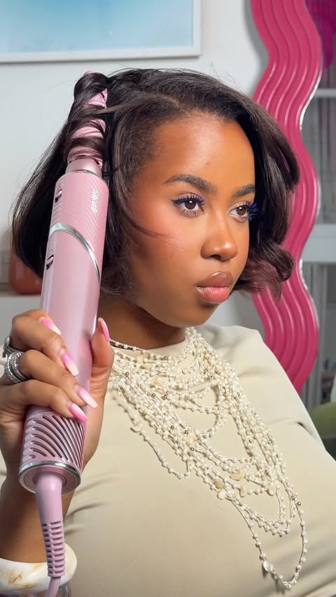 Instagram post by @laurennicolefk for Very. Caption reads: [...] FlexStyle Ion Curl, picked up from @veryuk.....