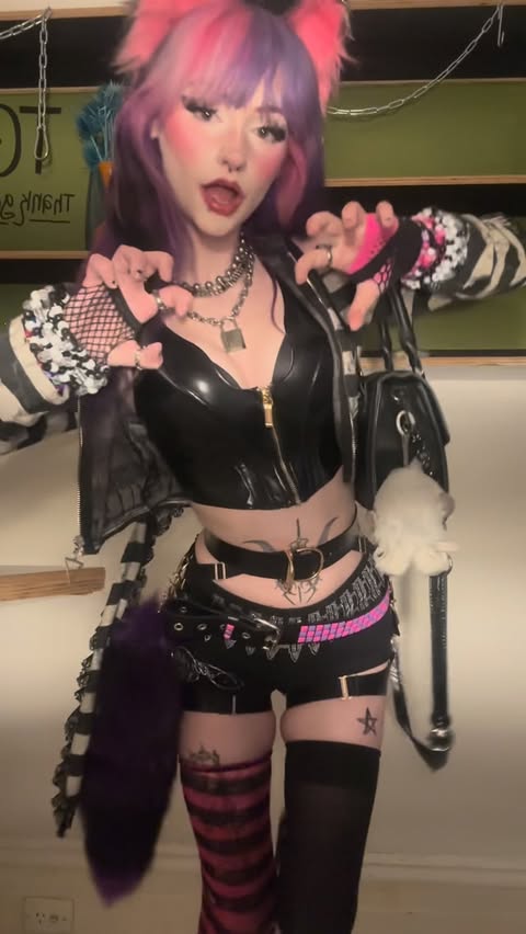 Instagram post by @hey.its.yammy for Statement Collective. Caption reads: pretty rave girl! jewelry is from....