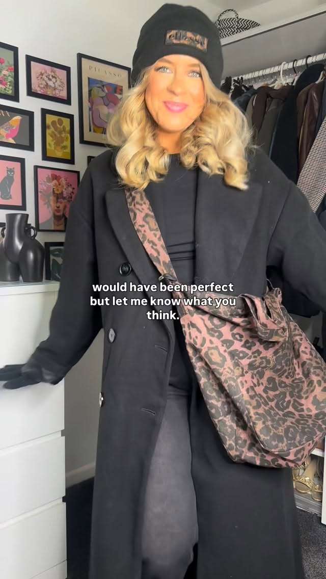 Instagram post by @sammipamela for Clarks Originals. Caption reads: @pullandbear try on 🥰👀 Picked these up from....