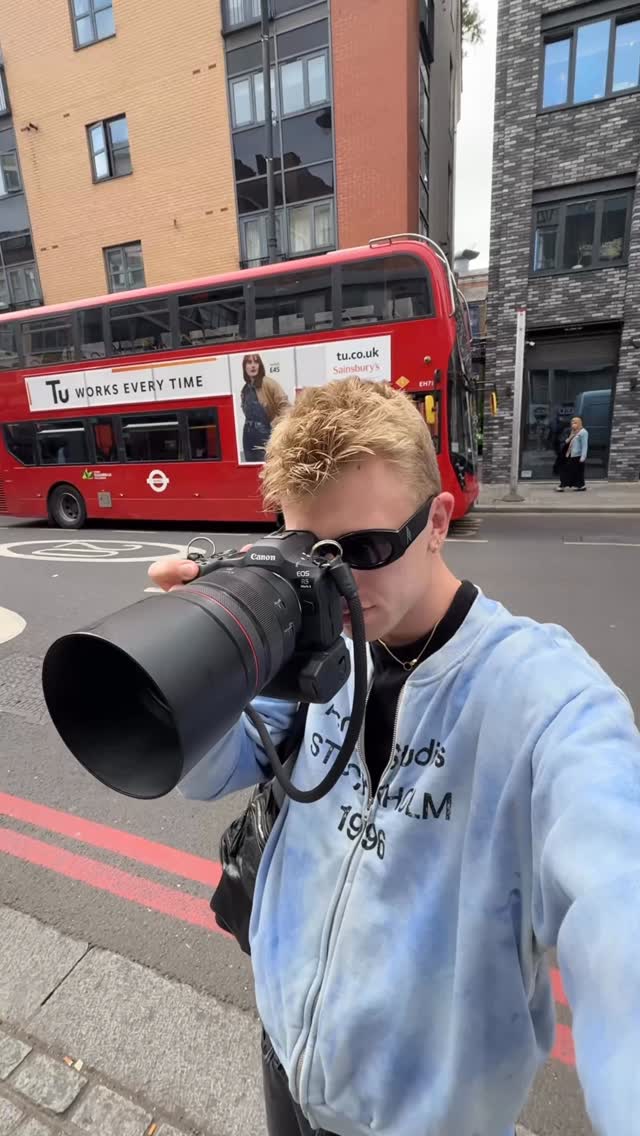 Instagram post by @jeremy.moeller for American Express. Caption reads: Werbung / One week. A hundred looks. Zero sleep.....