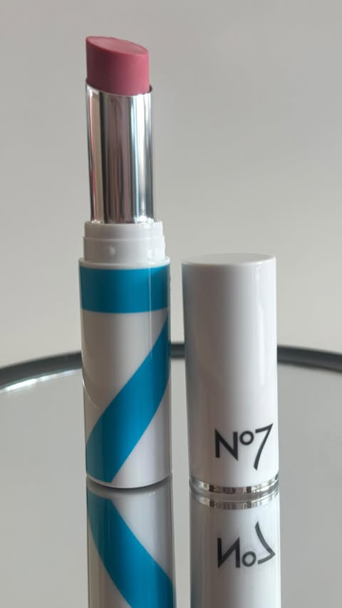 Instagram post by @cici_cd for No7 USA. Caption reads: [...] #AD #No7Beauty #No7BeautyCommunity @No7USA....