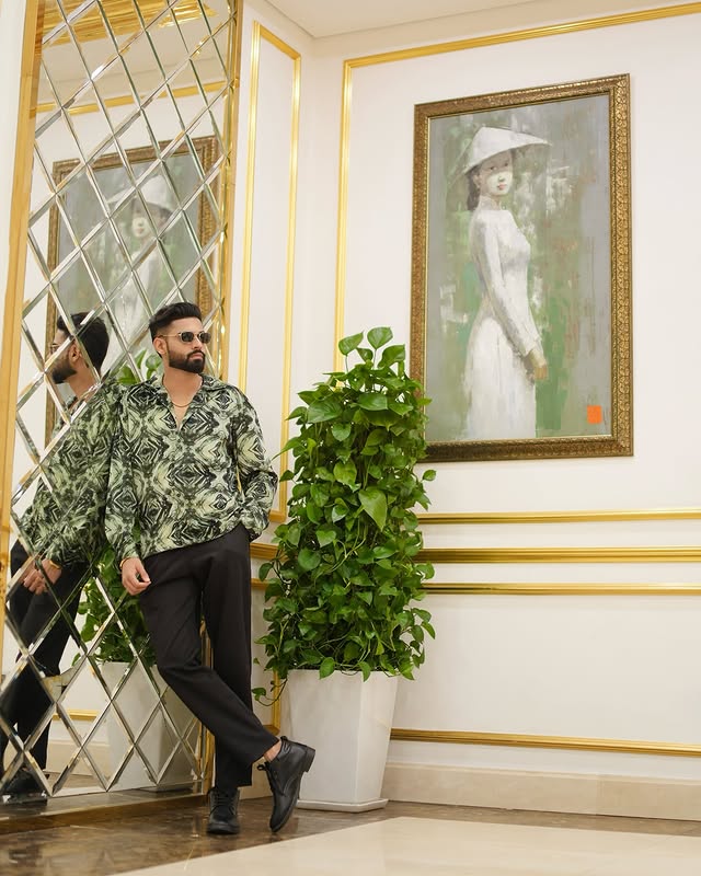 Instagram post by @vaibhav_aroraa for Fugazee. Caption reads: [...] elegance and a touch of art. 🌿✨ 
👔-....