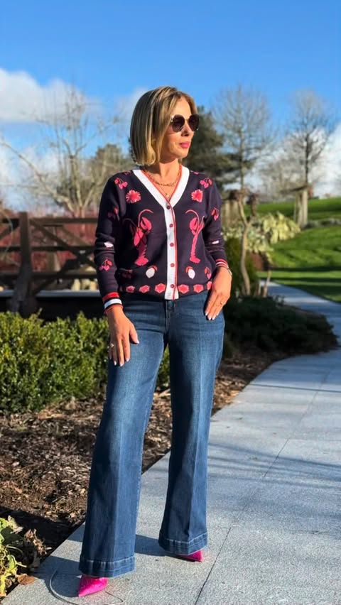 Instagram post by @casual_weekend_style for Carraig Donn. Caption reads: [...] CWS15 . . . #kelleyandgraceweekend....