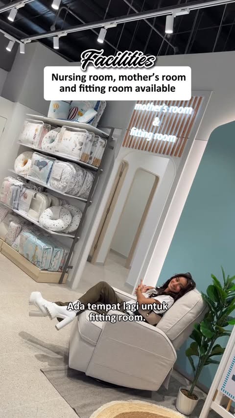 Instagram post by @lelateteofficial for Babyshop. Caption reads: Tau tak kat Amanjaya walk ada the biggest....