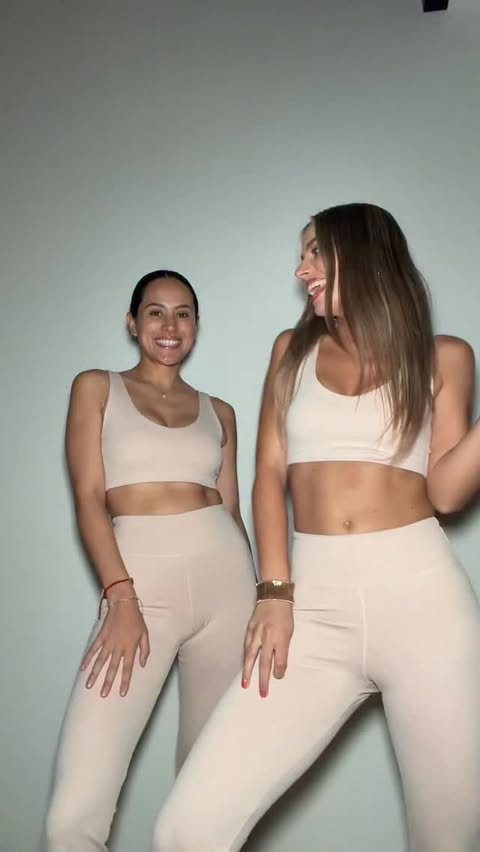 Instagram post by @lulileonbarandiaran for Reebok. Caption reads: [...] para un evento INCREÍBLE <3 Outfits de....