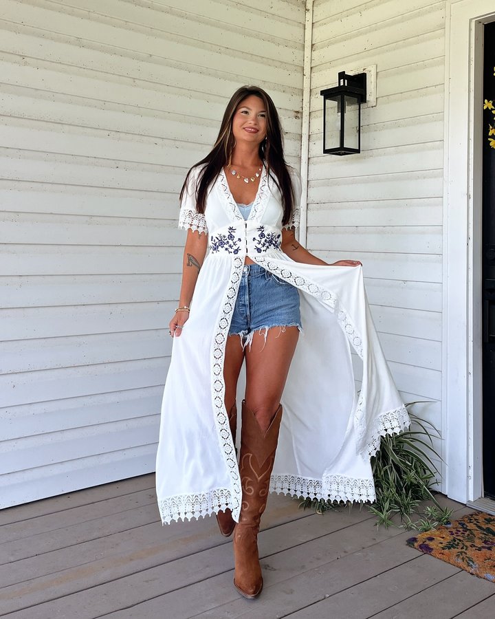 Instagram post by @lorilynngranger0 for Dingo 1969. Caption reads: Spring fever 🥵💙 

Keyword ⚡️LINKS⚡️for outfit....