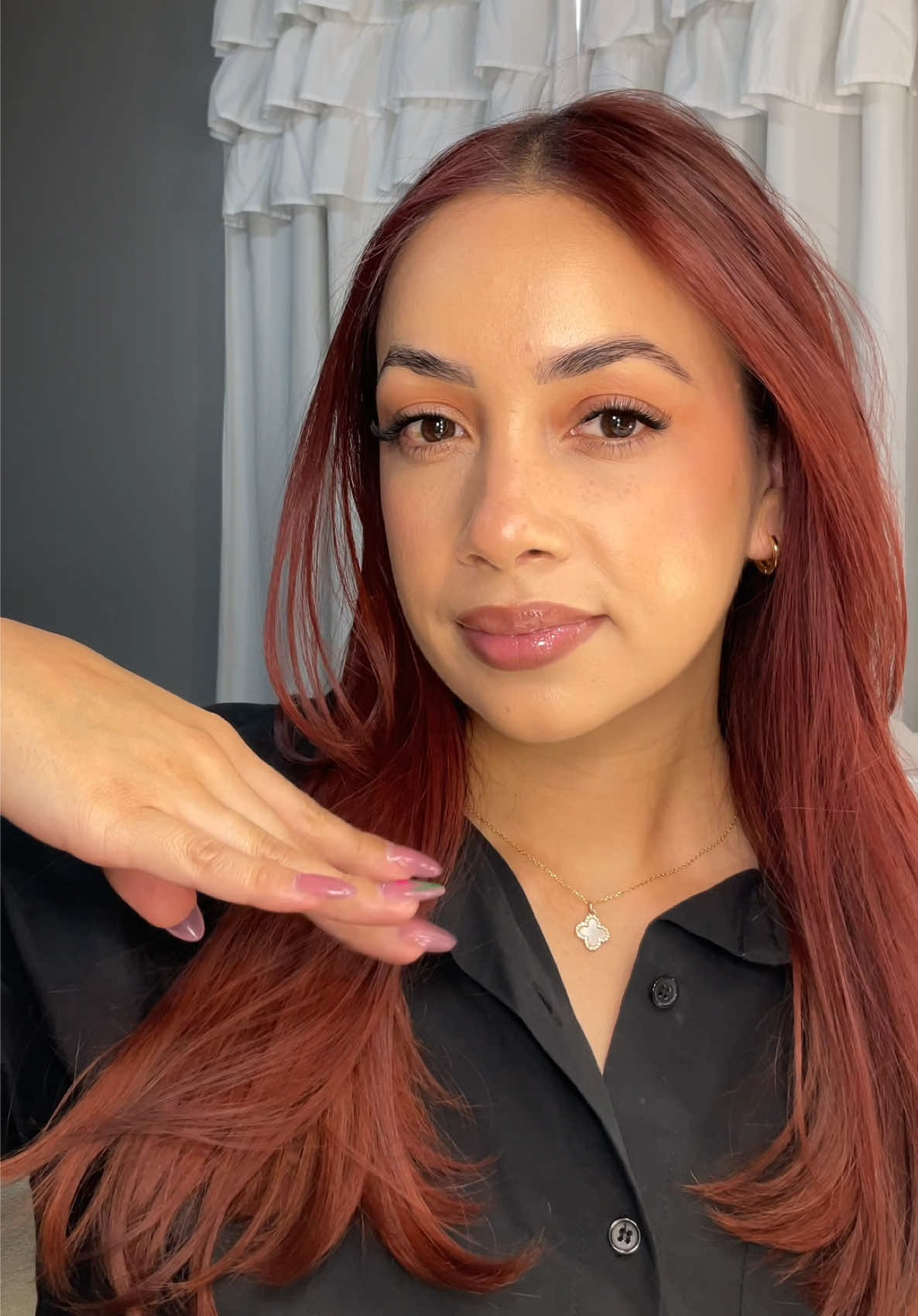 TikTok post by @liz_ramirez18 for Menow. Caption reads: [...] Cosmetics @Sadoer @loréal paris usa @MENOW....