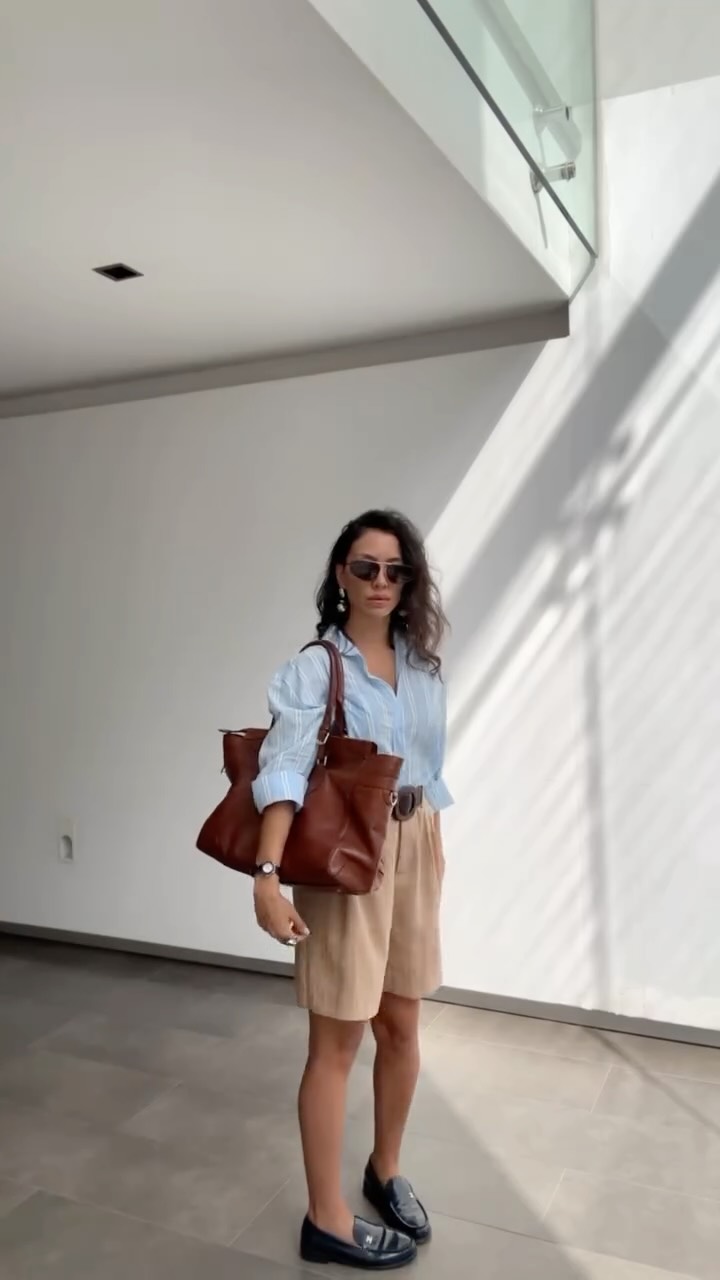 Instagram post by @trendseli for Touche Prive. Caption reads: Klipsli gözlük @morlinbroneyewear 
gömlek....