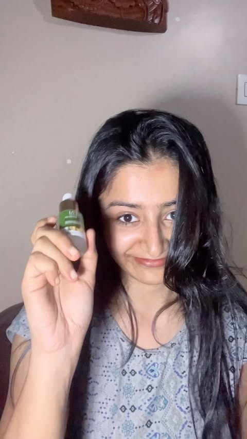 Instagram post by @chakrabarty_tiyasa for Lotus Botanicals. Caption reads: [...] for an extra 10% off! 💛....