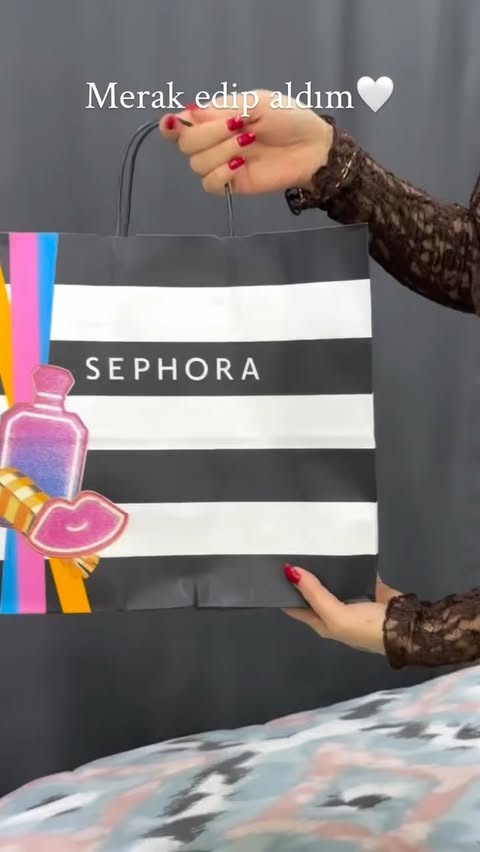 Instagram post by @yasminpapagan for GIVENCHY. Caption reads: [...] dark cherry-tinted
@givenchy rose....