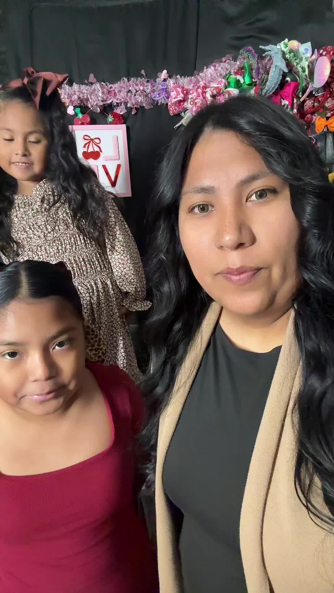 TikTok post by @cherrycreationsanaii for FoxyBae Hair. Caption reads: [...] #glitter #newlifetemplechurch @FoxyBae Hair .