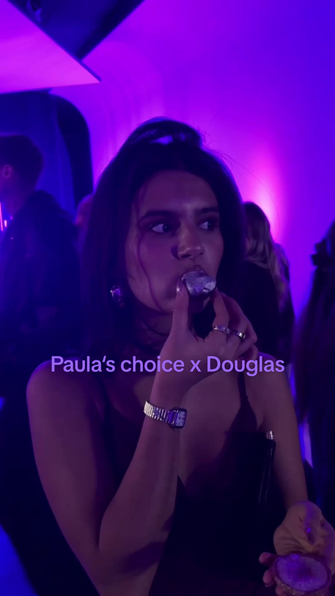 TikTok post by @noelia.brt for DOUGLAS. Caption reads: [...] youth serum“ by @Paula’s Choice DACH /....