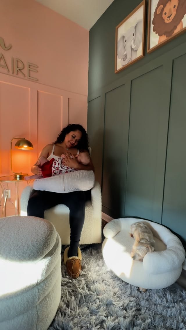 Instagram post by @chelseyhernandeztv for Boppy Italia. Caption reads: Say goodbye to hunching and hello to happy....