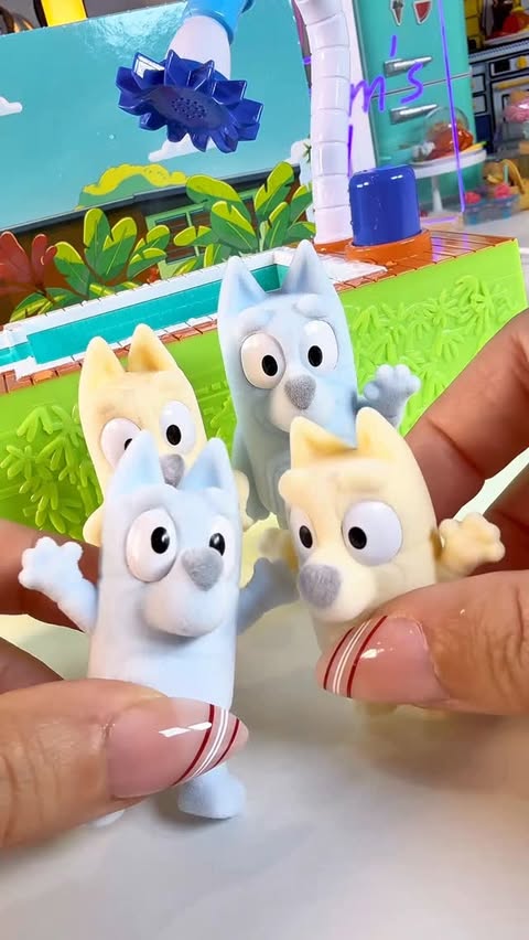 Instagram post by @dreamteamsworld for Crayola. Caption reads: Crayola Bluey Scribble Scrubbie Poolside Play Set....