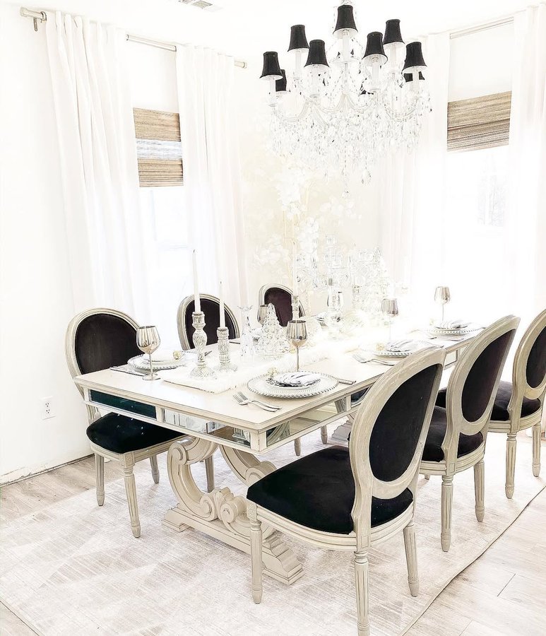 Instagram post by @juliesimplylove for Half Price Drapes. Caption reads: Hello 2020!
Make today a blessed one💛💛💛....