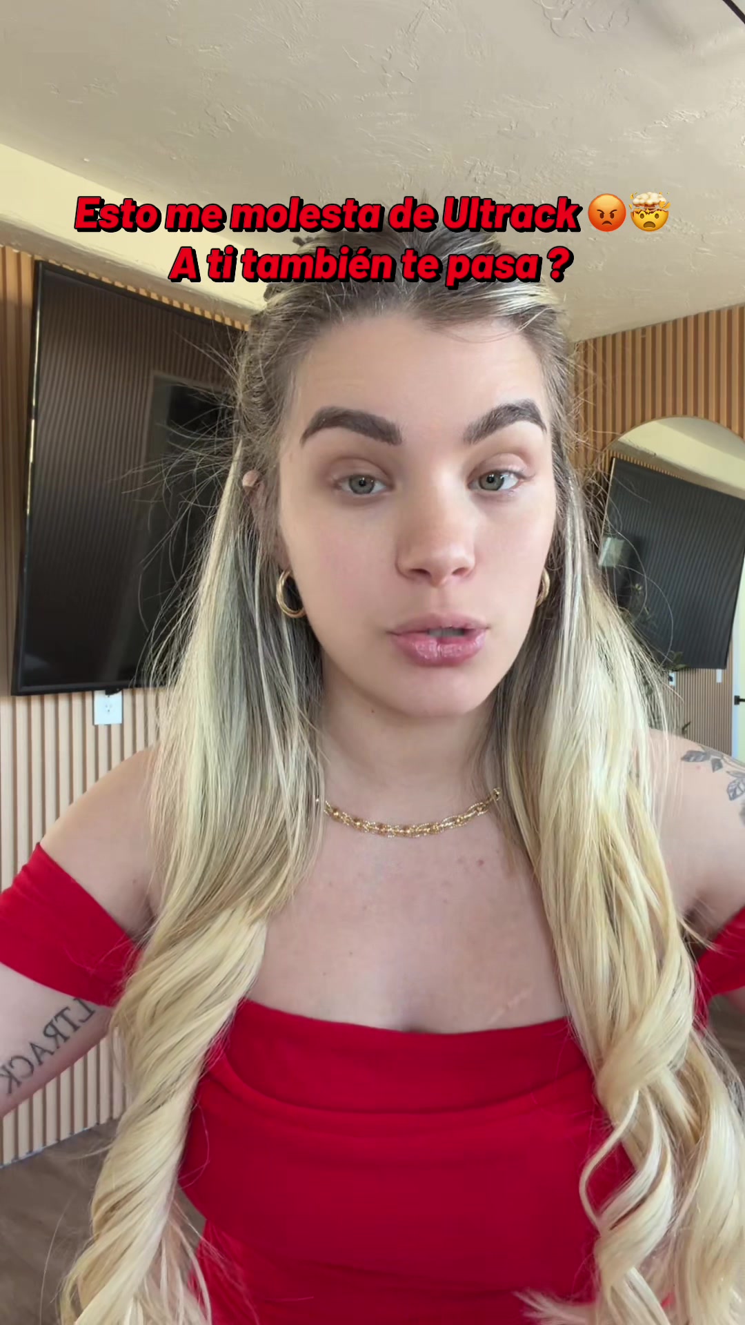 TikTok post by @claudiaartilesa for TikTok Shop. Caption reads: [...] @Ultrack @🫡UltrackPlay🩷 @Team_marlon....