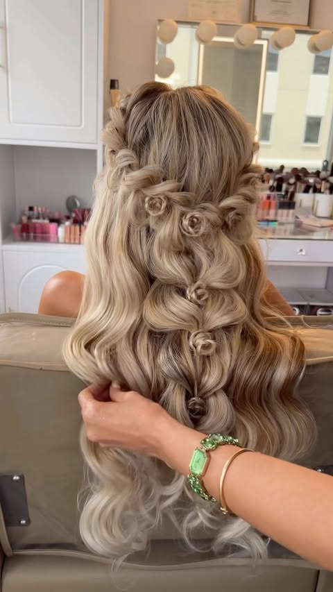 Instagram post by @samirasjewelry for SalonCentric. Caption reads: [...] the whole vibe 🌹✨ I partnered with....