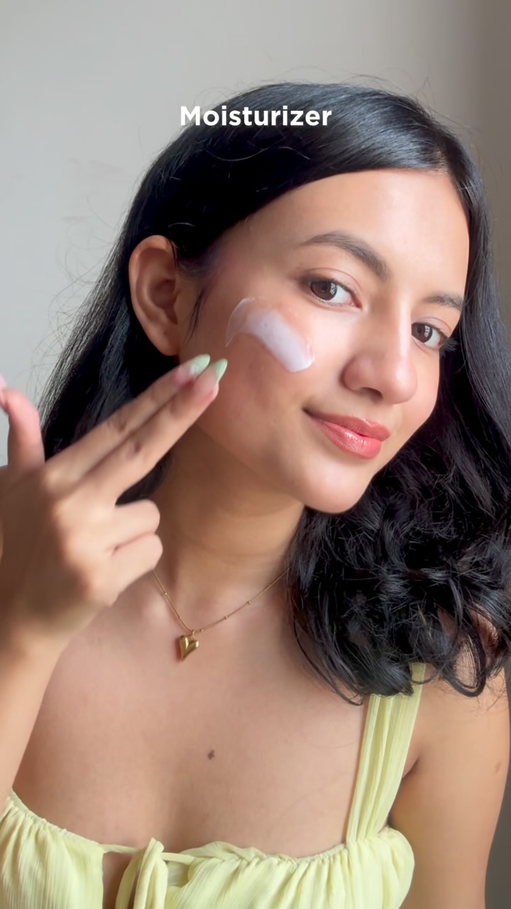 Instagram post by @shefalithapa2 for Foxtale. Caption reads: Say hello to skin that bounces back! 💧✨
This....