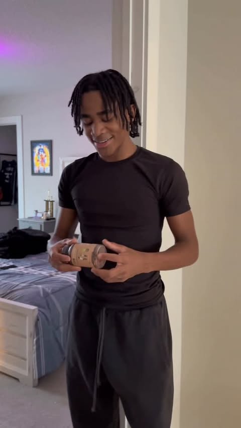 Instagram post by an influencer for TruHeight. Caption reads: Focused on the routine 💪🏾 @truheightvitamins #ad....