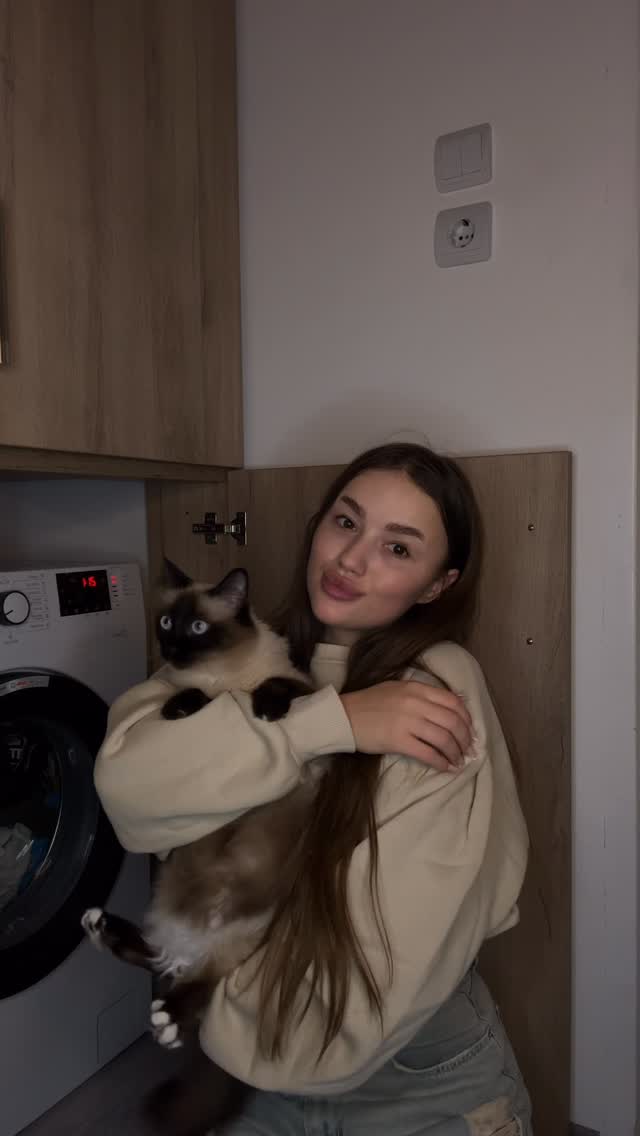 Instagram post by @georgibia for BUZZStore. Caption reads: #buzzstore #buzz_savexwhitefresh #savexpremium....