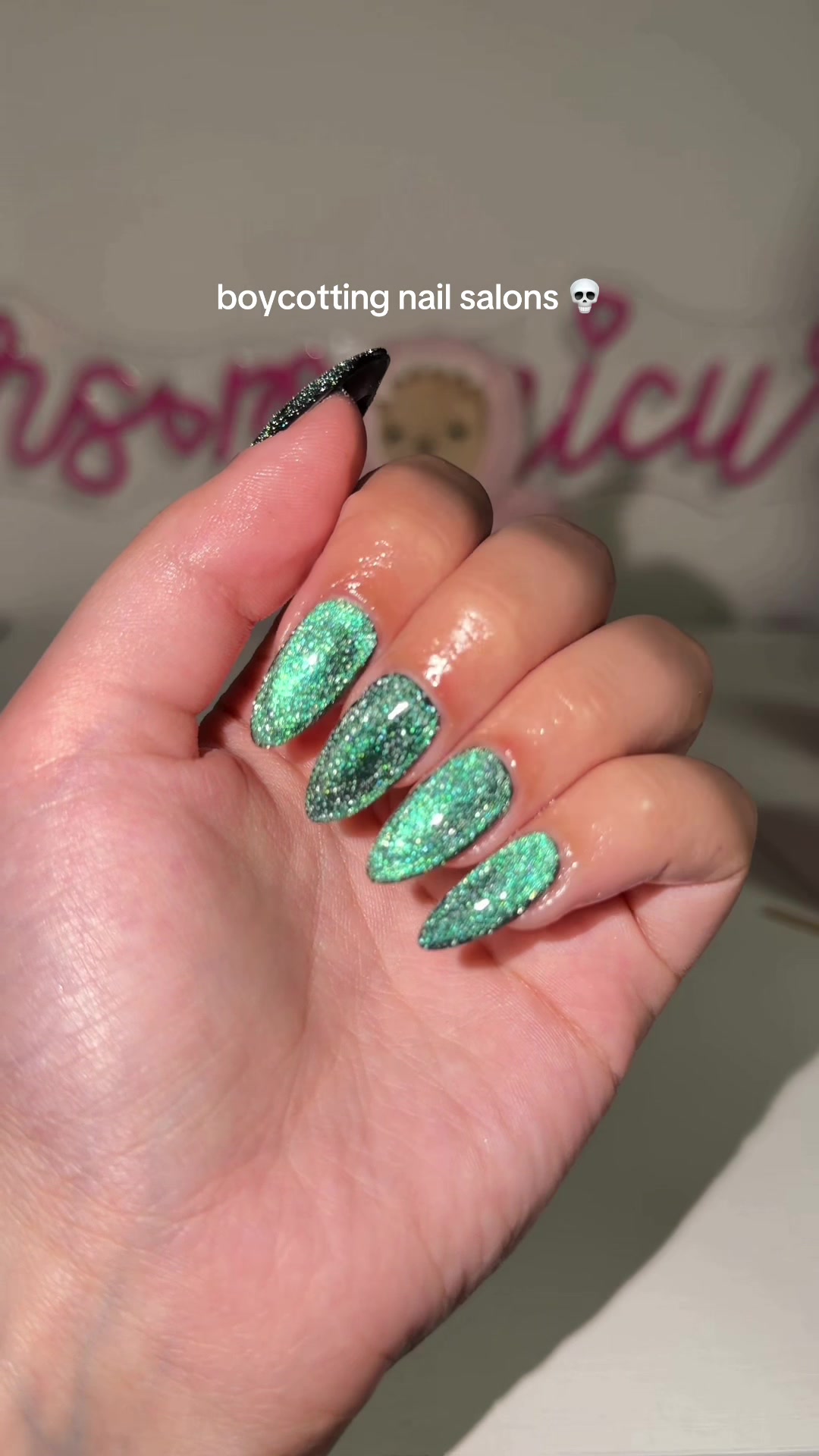TikTok post by @mrs.manicure for AILLSA. Caption reads: [...] favorite thing is doing my own nails 💅....