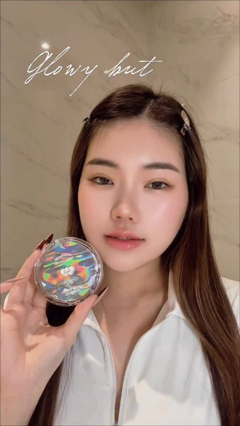 Instagram post by @jesslynkatherine for Barenbliss. Caption reads: Glowy skin but still full coverage? Yes please ✨....