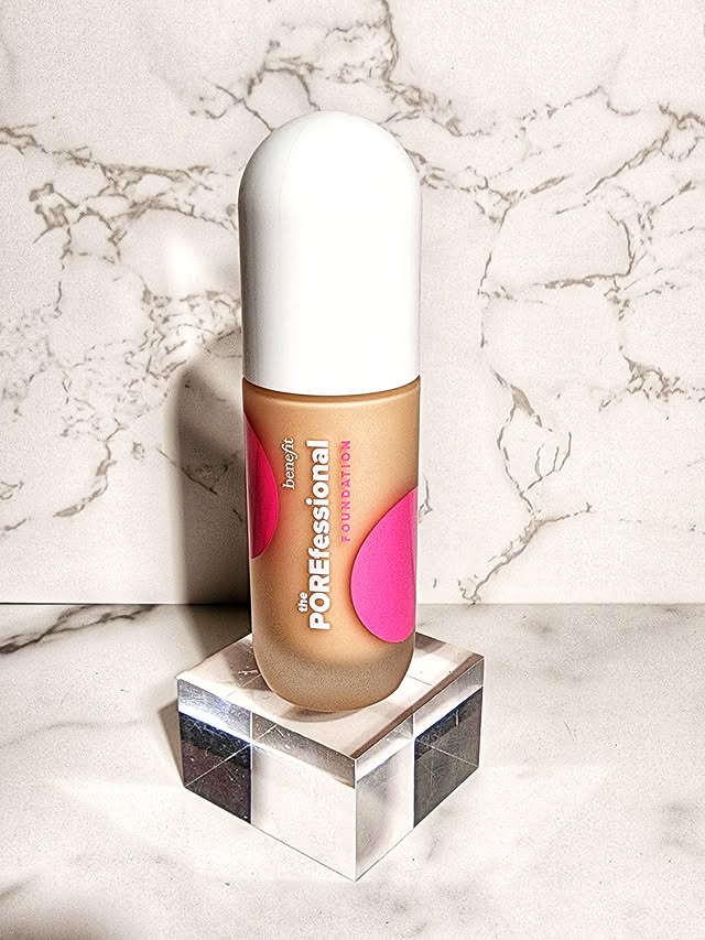 Instagram post by an influencer for Benefit Club Pink US. Caption reads: [...] to @benefitcosmetics and @benefitclubpinkus,....