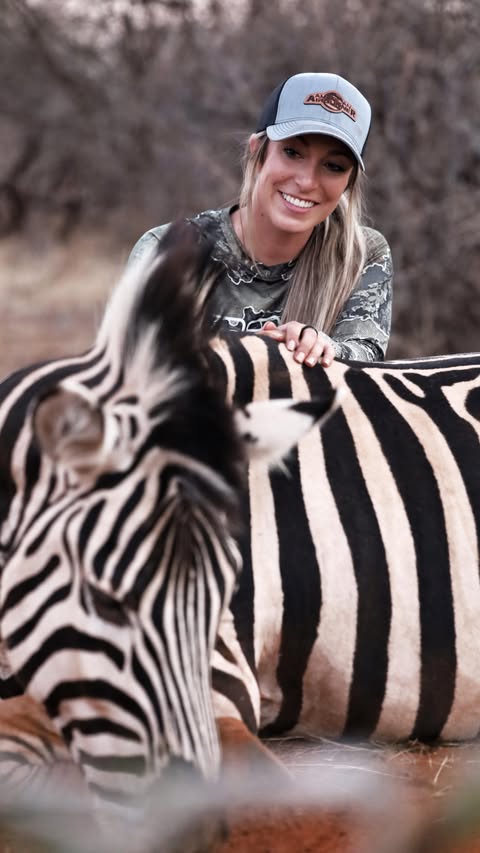 Instagram post by @mrspewview for DSG Outerwear. Caption reads: 🦓 𝓐𝓯𝓻𝓲𝓬𝓪 • 𝓩𝓮𝓫𝓻𝓪 • 𝓐𝓲𝓻𝓰𝓾𝓷 🦓 Let....