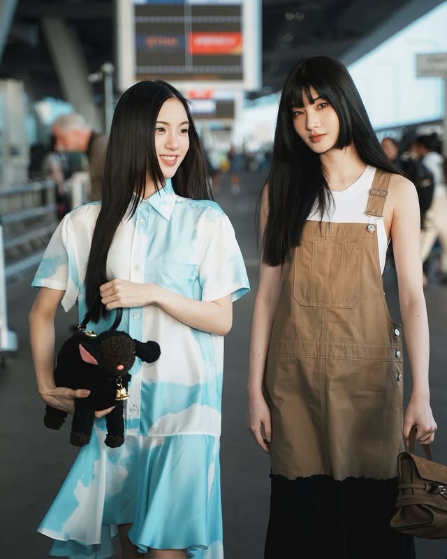 Instagram post by @pangjiewr for Moschino. Caption reads: 🤍✨ @moschino @patluxurygroup.official [...].