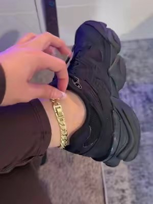 TikTok post by @torresyeniliz23 for Kissyan Jewelry. Caption reads: #sumervibes🌞🌴 #tiktokshopcreatorpicks #cadenitas....