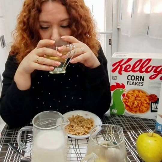 Instagram post by @sara_gdc for Kellogg's. Caption reads: ☕ El perezoso, el estresado o el disfrutón...
¿Con....