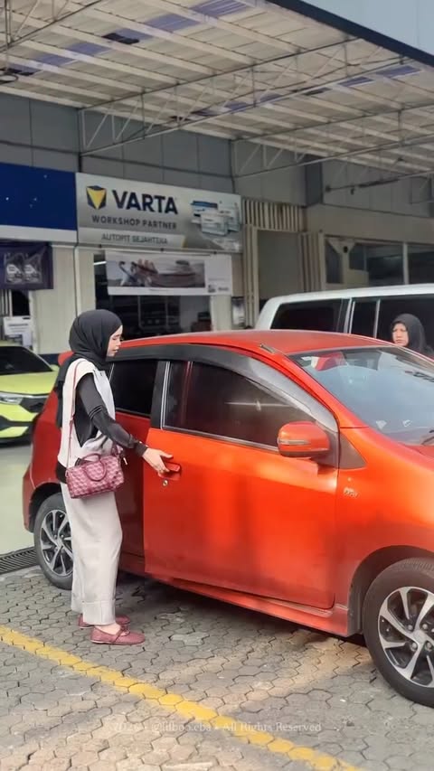 Instagram post by @lilboo.eba for Bridgestone. Caption reads: [...] yang deket, nyaman, dan lengkap di....