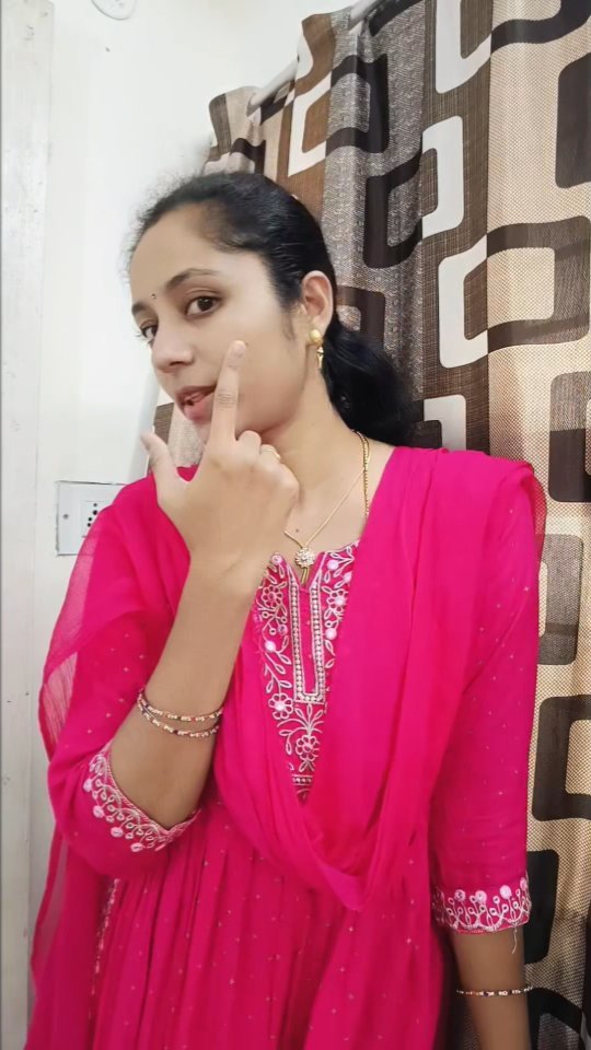 Instagram post by @homemaking_sindhu for Balu Herbals. Caption reads: Baluherbals face glowing oil,men& women, super....