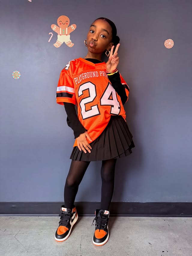 Instagram post by @londynnicolesplayground for Fansidea. Caption reads: Casual reminder that I ate.

🏈 Jersey:....