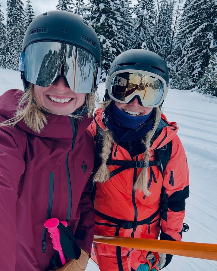 Instagram post by @twogirlswhoski for NAKED Optics. Caption reads: New week ahead of us✌️
It’s been raining all day....