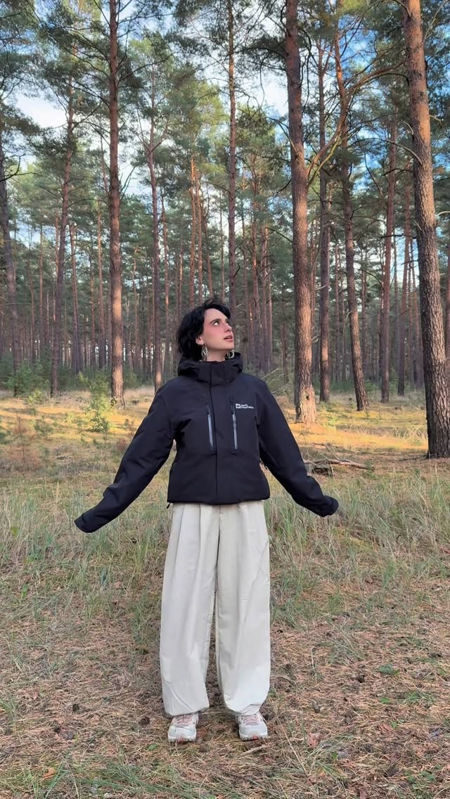 Instagram post by @dinartnr for JACK WOLFSKIN. Caption reads: @jackwolfskin makes me look good everywhere I go....