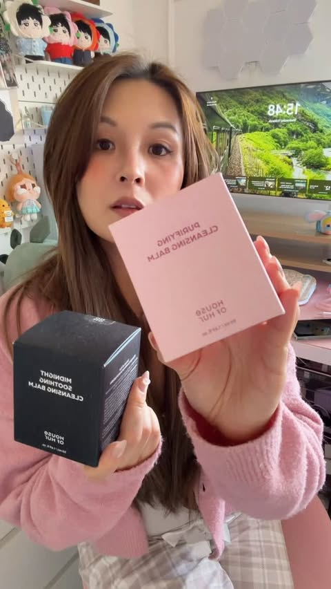 Instagram post by @heysarahli for House of HUR. Caption reads: [...] their blush now I’m obsessed with....