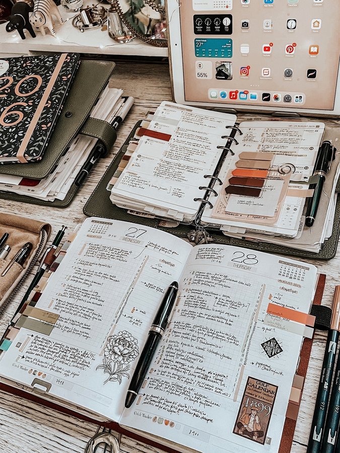 Instagram post by @marsiabramucci for Filofax. Caption reads: [...] sooo cute 🥰 and I also got the 2026 Filofax....