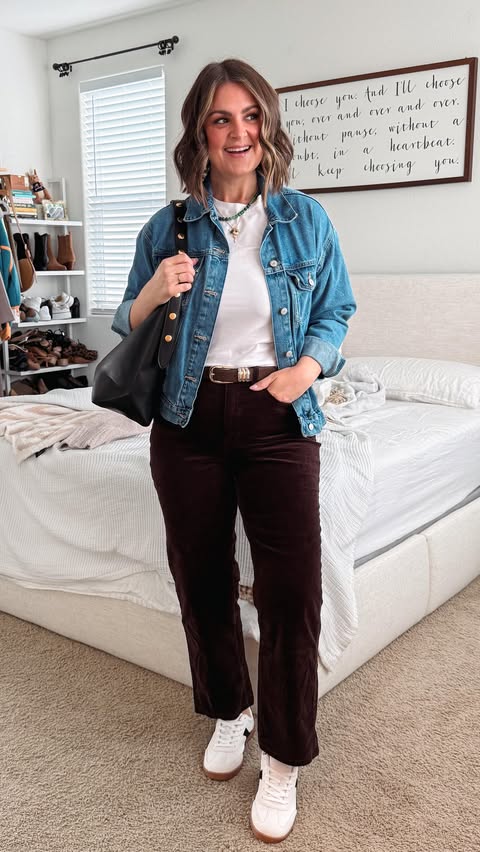 Instagram post by @itscourtneyhamilton for Nordstrom. Caption reads: Comfy, bloat friendly, cute 💁🏻‍♀️
comment EASY....