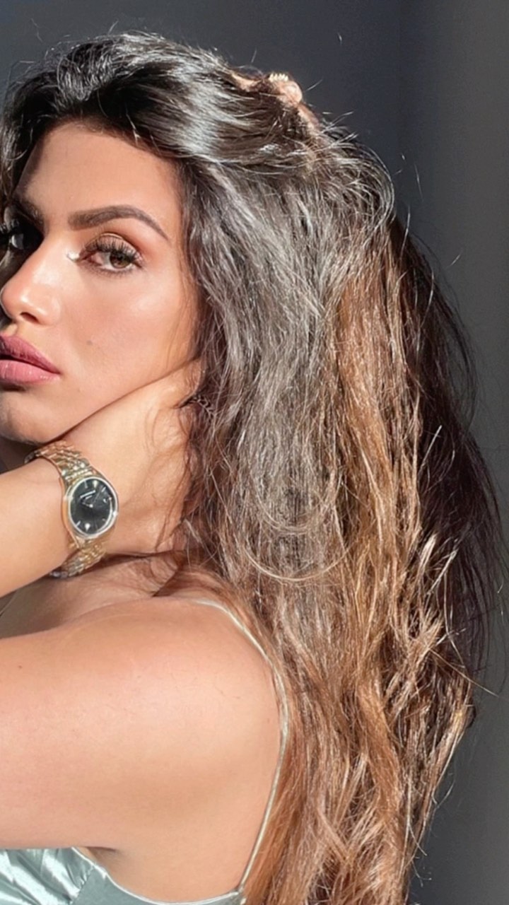 Instagram post by @muynkk for Rosefield. Caption reads: the Ace collection made a touch of my very elegant....