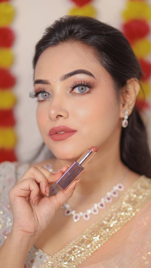 Instagram post by @mermaidista_ for Coloressence. Caption reads: [...] such perfectt nude lipsticks by....