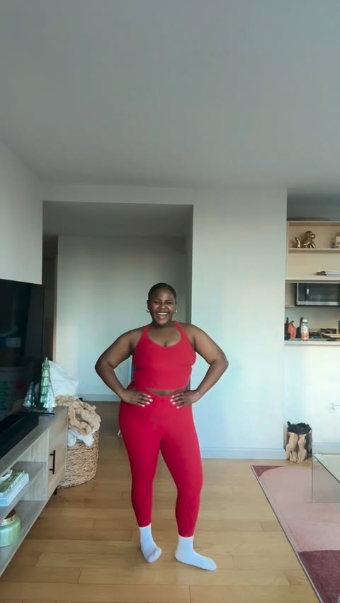 Instagram post by @jillian.bruno for Beyond Yoga. Caption reads: So clearly I love this @beyondyoga set I’m smiling....