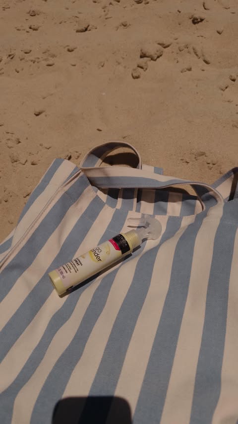 Instagram post by @marinacristofani for John Frieda. Caption reads: poderia ser uma publi, mas é só meu vicio no....